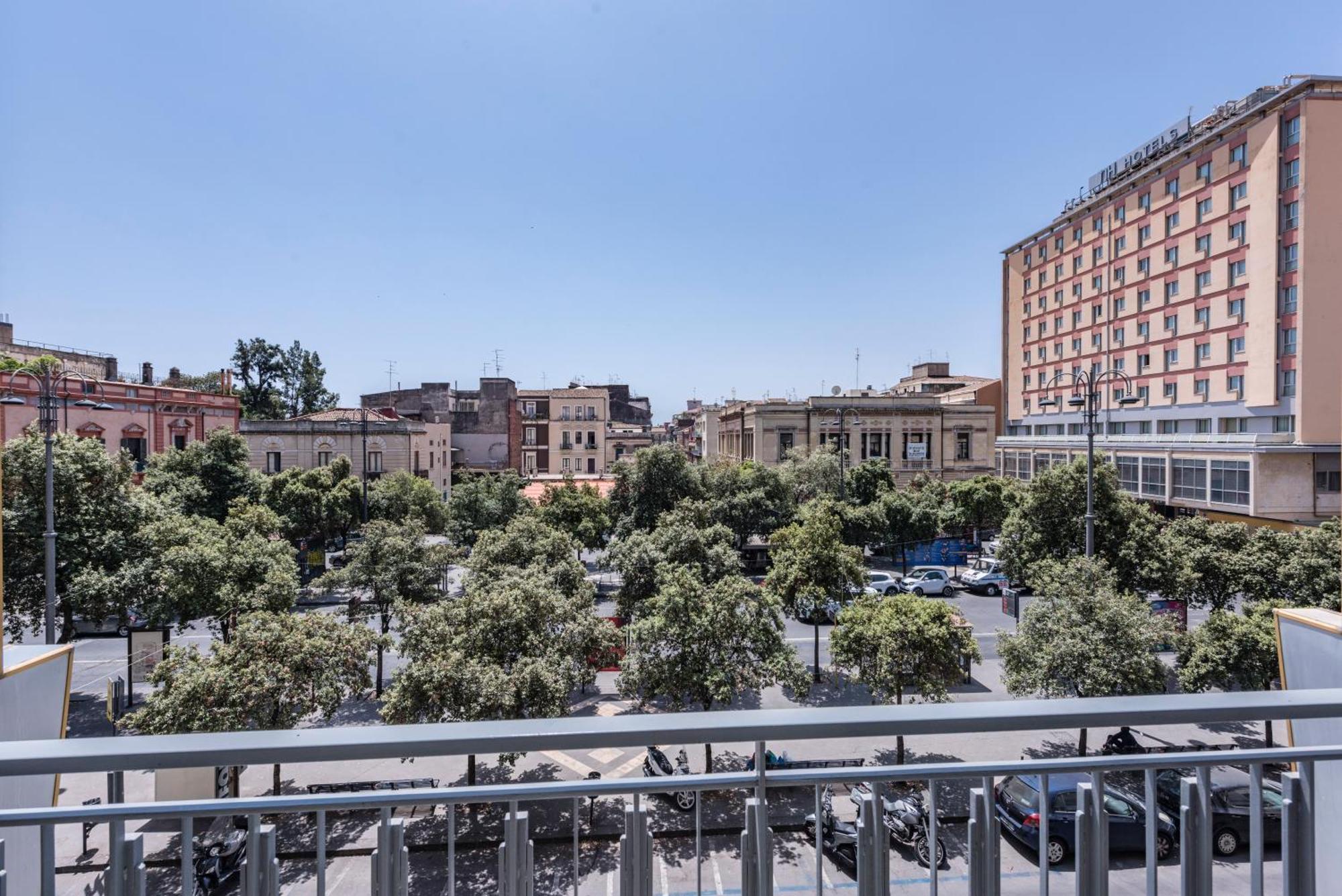 Ferrini Home - Suites Катанія Екстер'єр фото